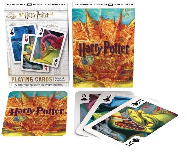 New York Puzzle Company Speelkaarten Harry Potter Beasts