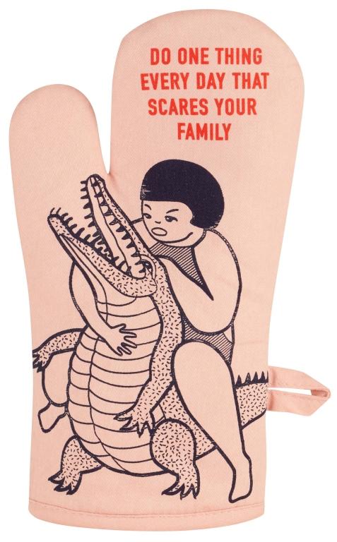 Blue Q Ovenwant - Scares Your Family